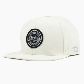 Casquette à visière plate