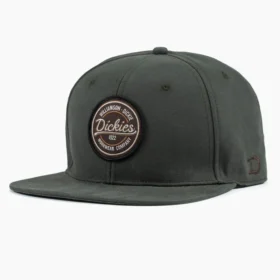 Casquette à visière plate
