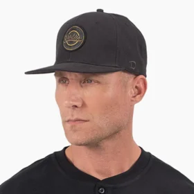Casquette à visière plate