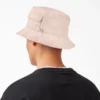 Chapeau à visière avec logo en lettres