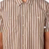 Chemise de service à manches courtes et rayures Chemise de service à manches courtes et rayures