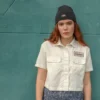 Chemise de travail courte à écusson brodé pour femme Chemise de travail courte à écusson brodé pour femme