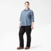 Chemise de travail en chambray à pattes de revers pour femmes, grande taille Chemise de travail en chambray à pattes de revers pour femmes, grande taille