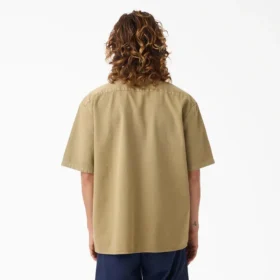 Chemise de travail unie à l&rsquo;aspect vieilli