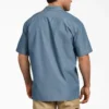 Chemise en chambray à manches courtes et coupe décontractée Chemise en chambray à manches courtes et coupe décontractée