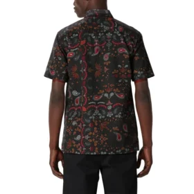 Chemise réinterprétée