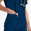 Haut médical à col en V Eds Essentials pour femme