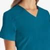 Haut médical à col en V Eds Essentials pour femme Haut médical à col en V Eds Essentials pour femme