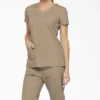 Haut médical à col en V Eds Signature pour femme Haut médical à col en V Eds Signature pour femme