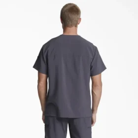 Haut médical à col en V pour homme Eds Essentials, à rentrer dans le pantalon