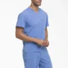 Haut médical à col en V pour homme Eds Essentials, à rentrer dans le pantalon Haut médical à col en V pour homme Eds Essentials, à rentrer dans le pantalon