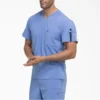 Haut médical à col en V pour homme Eds Essentials, à rentrer dans le pantalon Haut médical à col en V pour homme Eds Essentials, à rentrer dans le pantalon