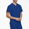 Haut médical à col en V pour homme Eds Essentials, à rentrer dans le pantalon Haut médical à col en V pour homme Eds Essentials, à rentrer dans le pantalon