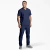 Haut médical unisexe à col en V Eds Essentials