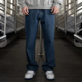 Jeans à coupe décontractée Jake Hayes