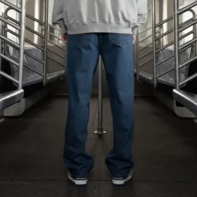 Jeans à coupe décontractée Jake Hayes
