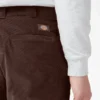 Pantalon en velours côtelé coupe classique Pantalon en velours côtelé coupe classique