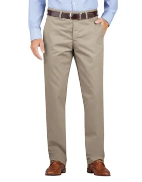 Pantalon kaki à coupe droite et jambes fuselées