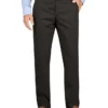 Pantalon kaki à coupe droite et jambes fuselées Pantalon kaki à coupe droite et jambes fuselées