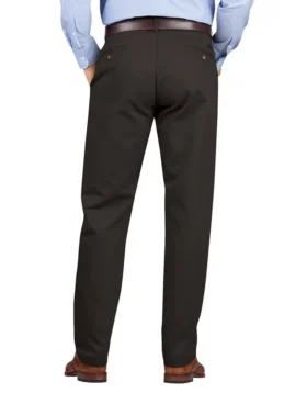 Pantalon kaki à coupe droite et jambes fuselées