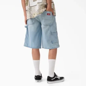 Shorts en denim de charpentier délavé et ample, 33 cm