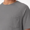 T-shirt rafraîchissant à manches courtes et poche