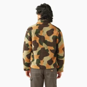 Veste camouflage en polaire à poils longs, coupe ample